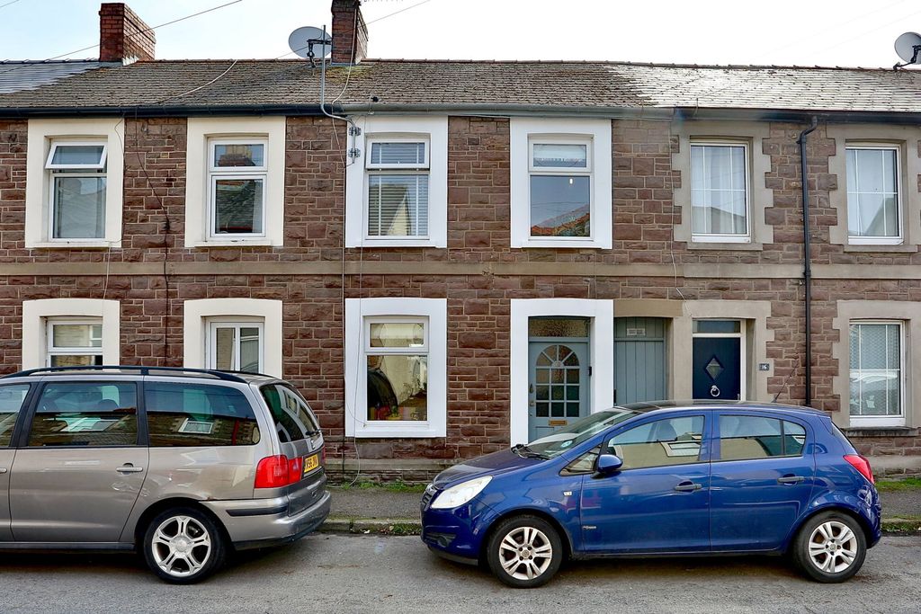 Property photo 2 of 27