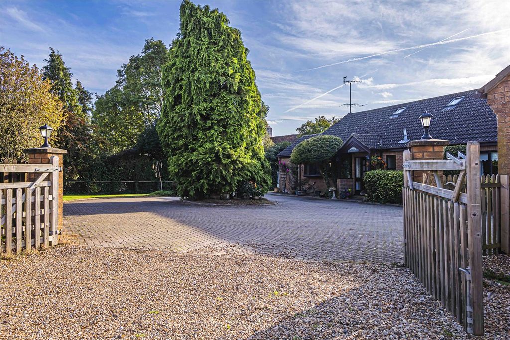Property photo 1 of 38 Picture No. 54