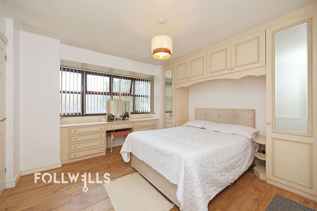 Property photo 3 of 24