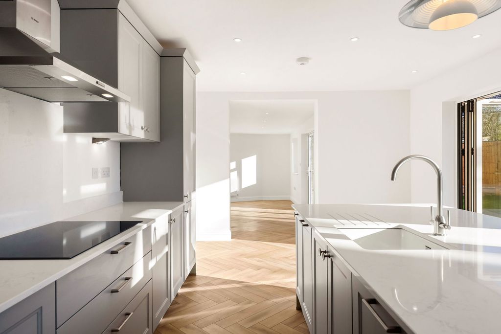 Property photo 3 of 23