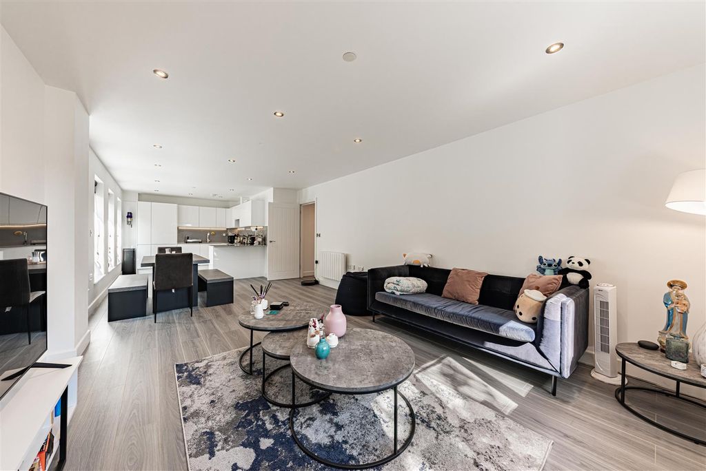Property photo 2 of 26 L J Imaging-10.Jpg