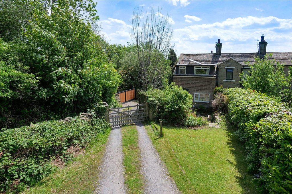 Property photo 1 of 14 Delph Hill.Jpg