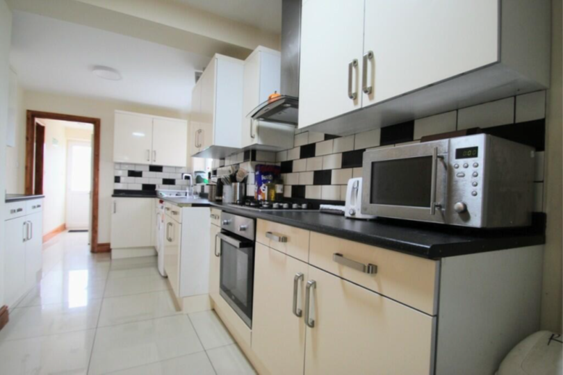 Property photo 2 of 11