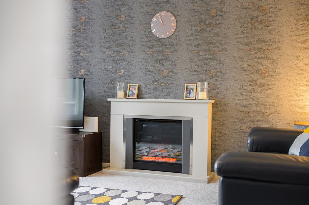 Property photo 3 of 28