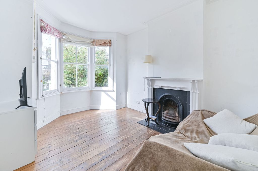 Property photo 3 of 19