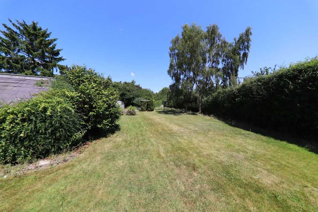 Property photo 2 of 14 Garden