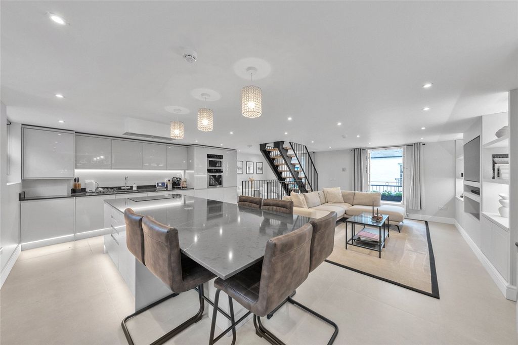 Property photo 1 of 17 Picture No. 32