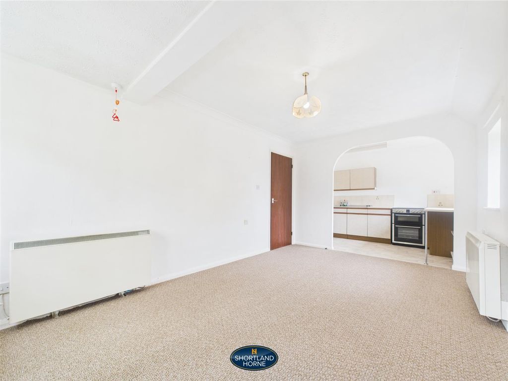 Property photo 3 of 10 Cam01906G0-Pr0481-Still006.Jpg