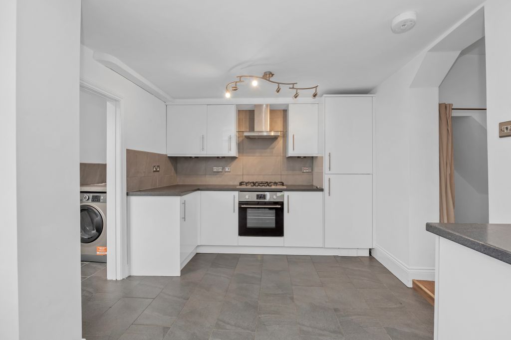 Property photo 3 of 18 Dcp_8778