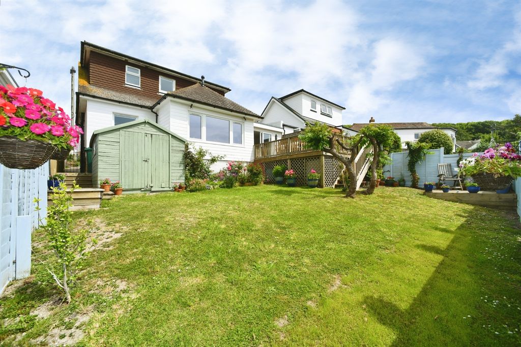 Property photo 1 of 30