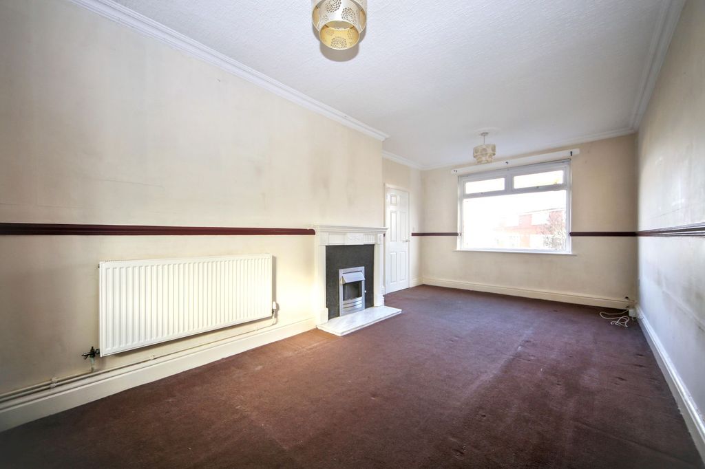 Property photo 2 of 25