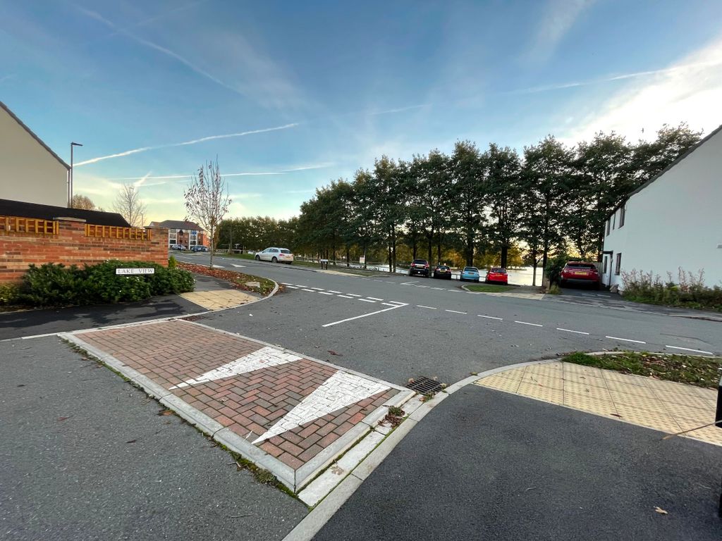 Property photo 2 of 23