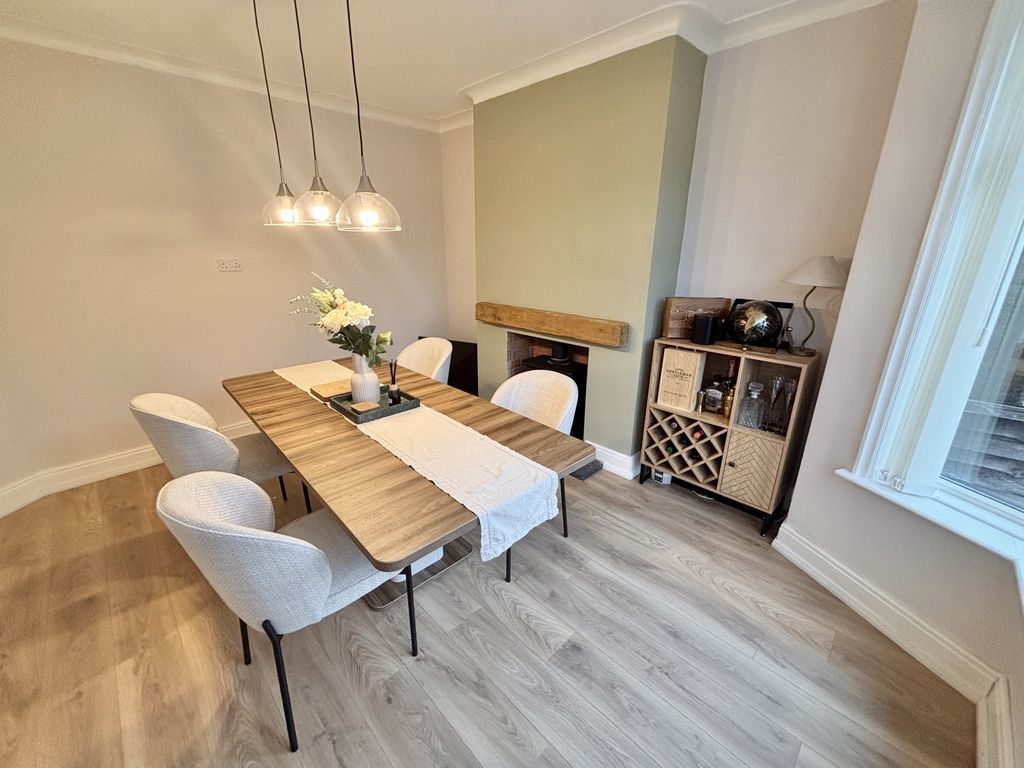 Property photo 3 of 25