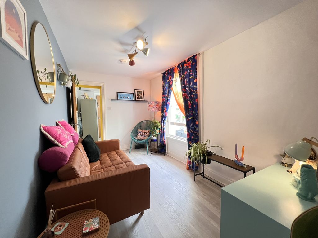 Property photo 3 of 13 Gallery