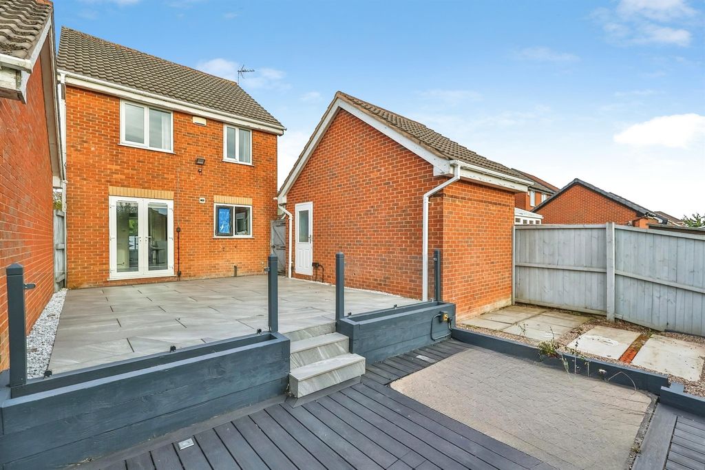 Property photo 2 of 18