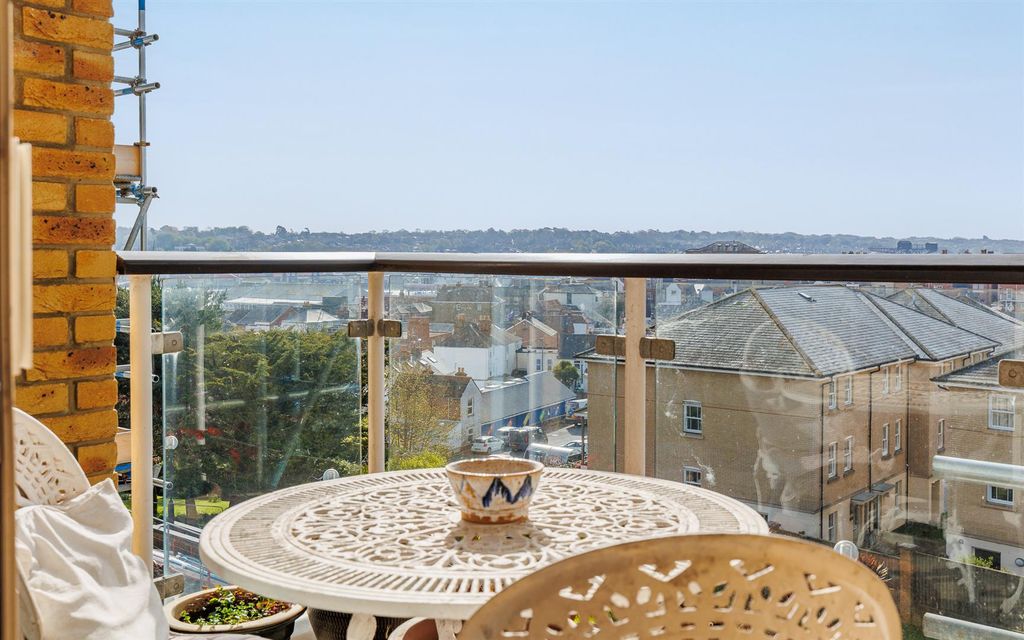 Property photo 2 of 23