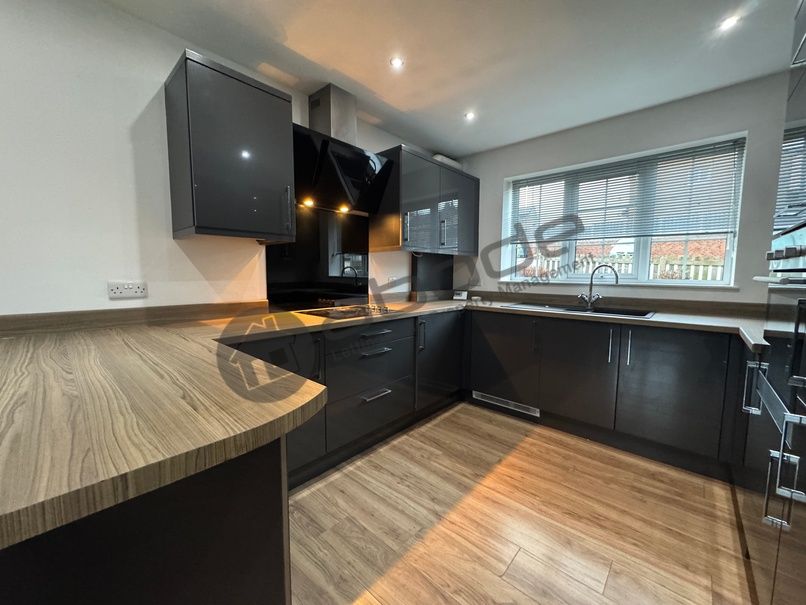 Property photo 3 of 39 Kitchen