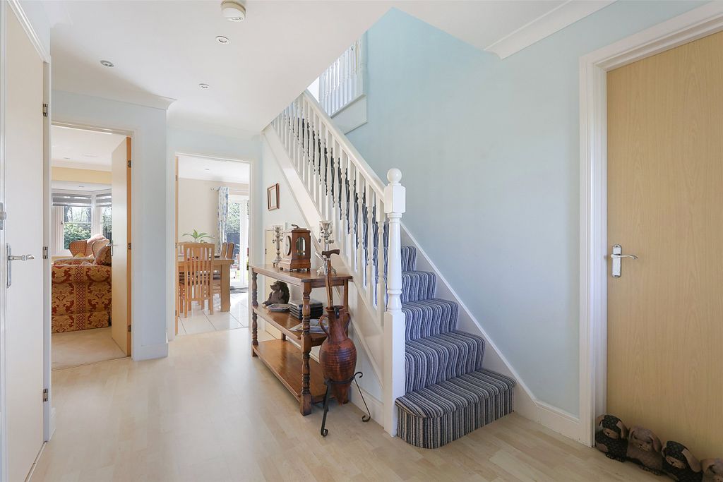 Property photo 2 of 27 Picture No. 14