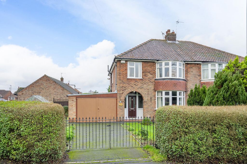 Property photo 1 of 16 Front (Exterior)