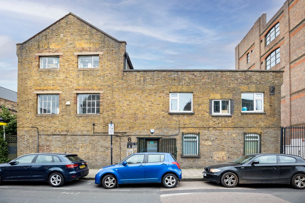Property photo 1 of 7
