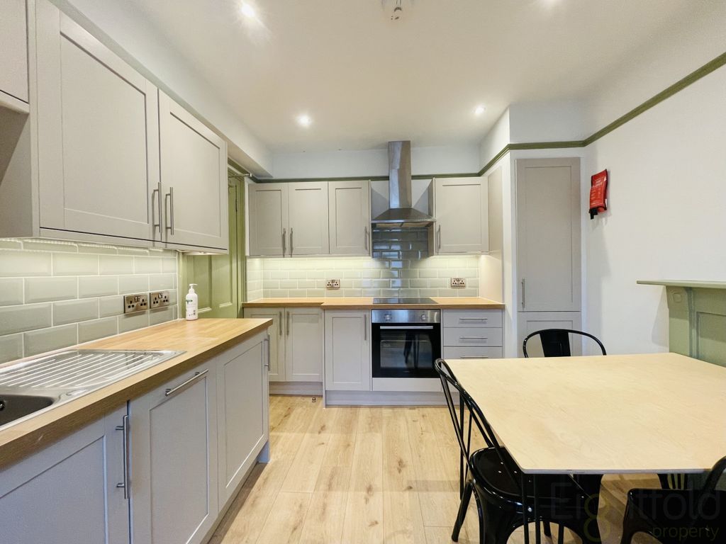 Property photo 3 of 24 Img_4003