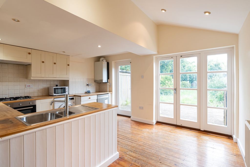 Property photo 2 of 16 Kitchen