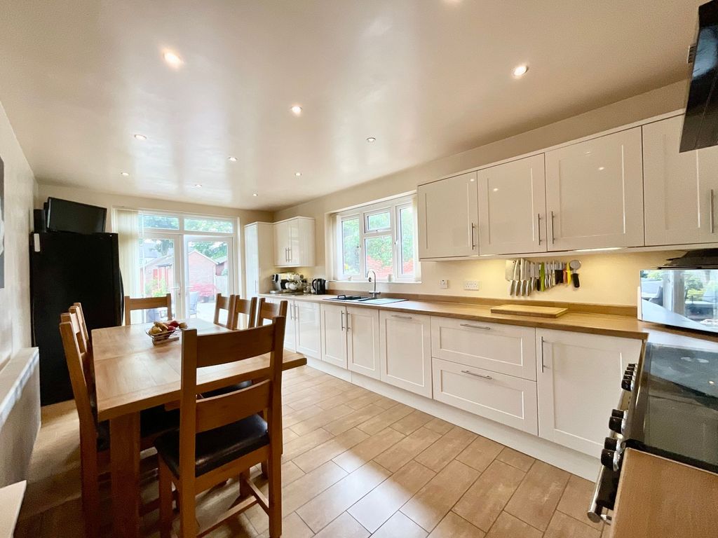 Property photo 2 of 29