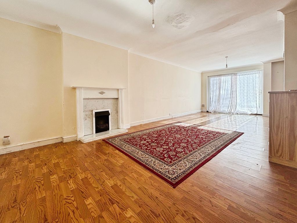 Property photo 3 of 12 Pbox-Img.Jpg