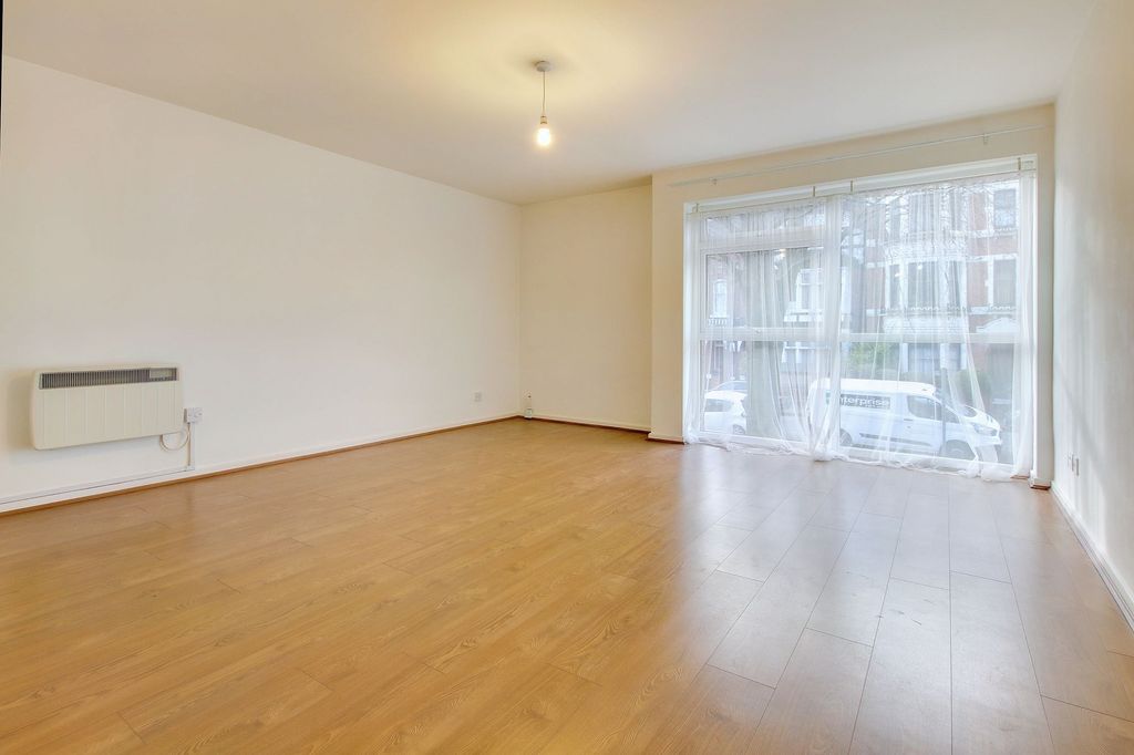 Property photo 3 of 21