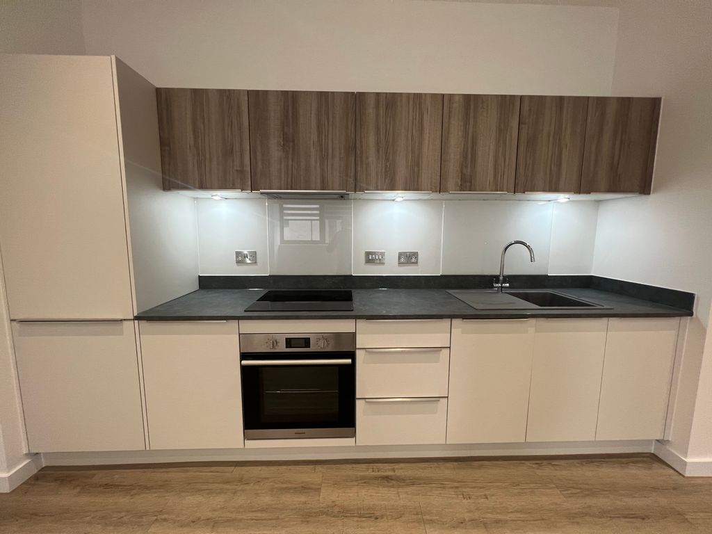 Property photo 3 of 6 Kitchen