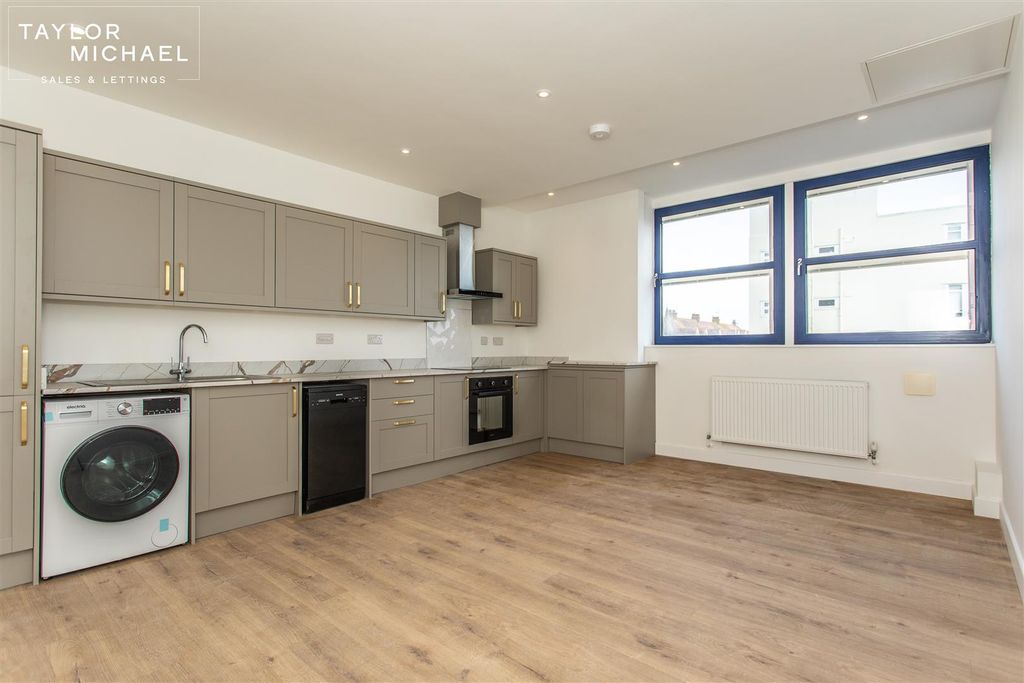 Property photo 3 of 13 Kitchen / Living Room