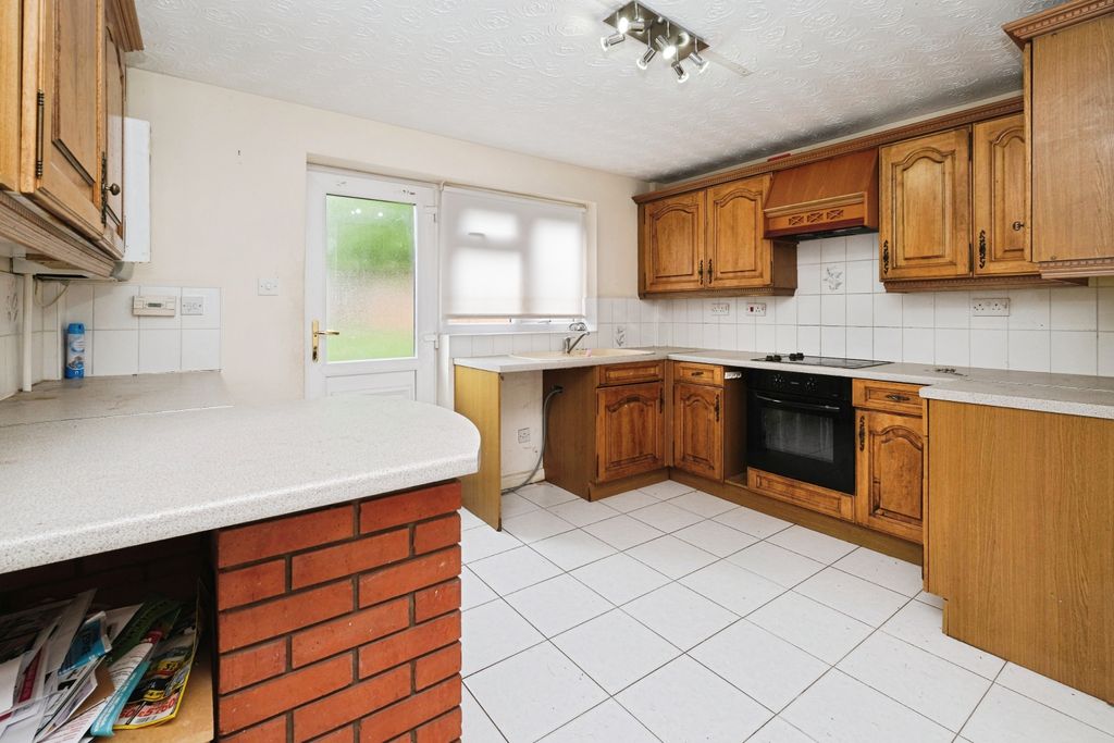 Property photo 3 of 16