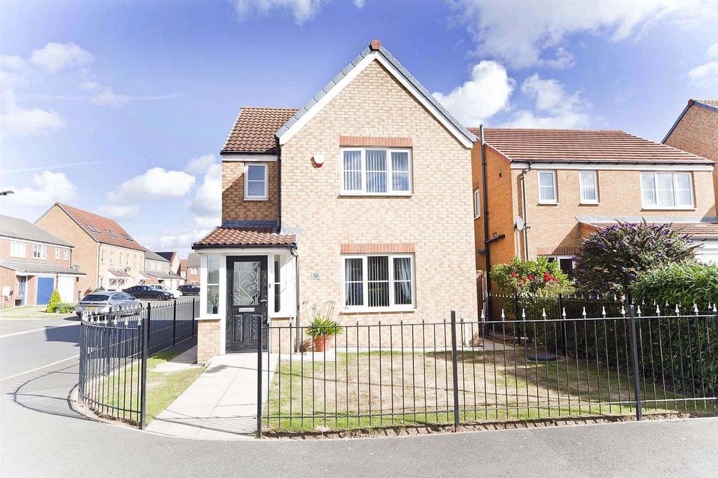 Property photo 2 of 27