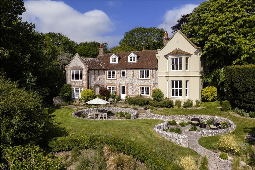 Property photo 1 of 31 Follers Manor