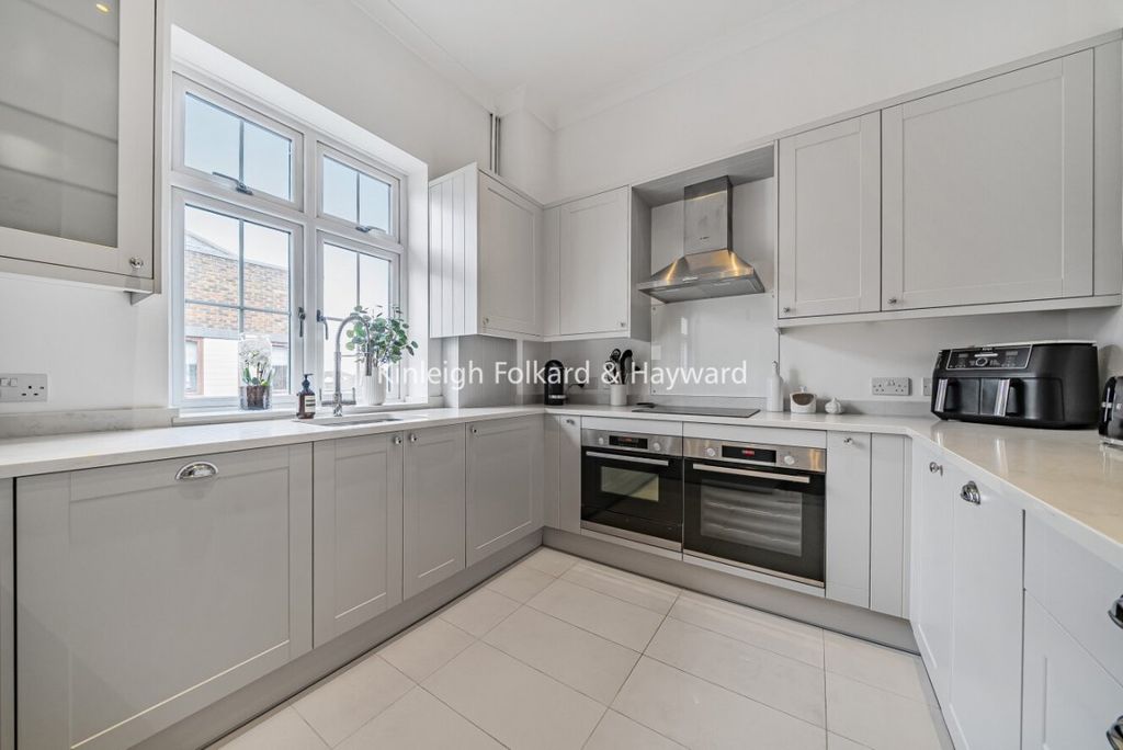 Property photo 2 of 15 2Fd1Fe76-1315-462c-A