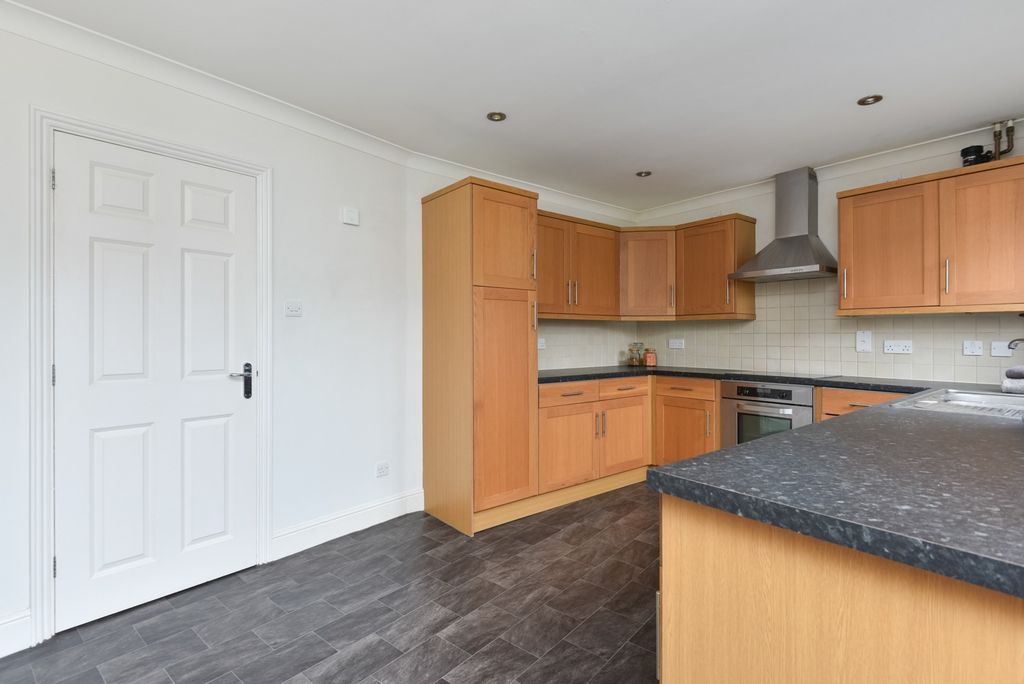 Property photo 3 of 17 4560367