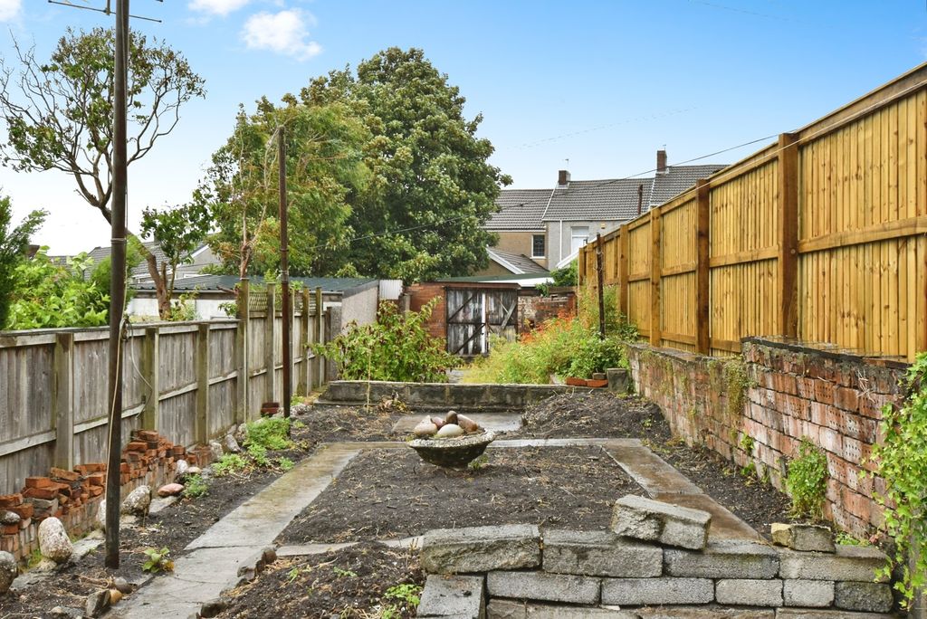 Property photo 3 of 16 Photo
