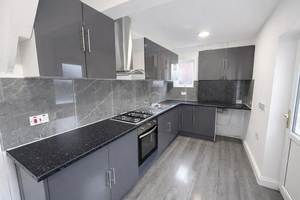 Property photo 2 of 9 7B93E8Fc-89d3-44B4-8F96-31Ed49d27A13.Jpg