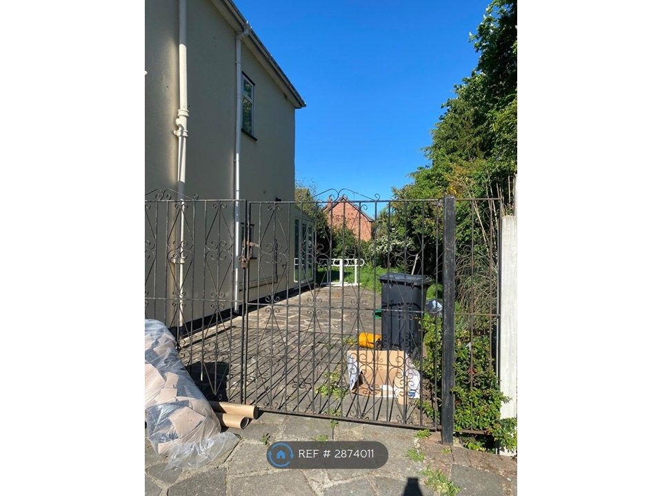 Property photo 2 of 22