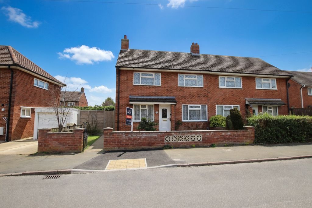 Property photo 1 of 11 Front