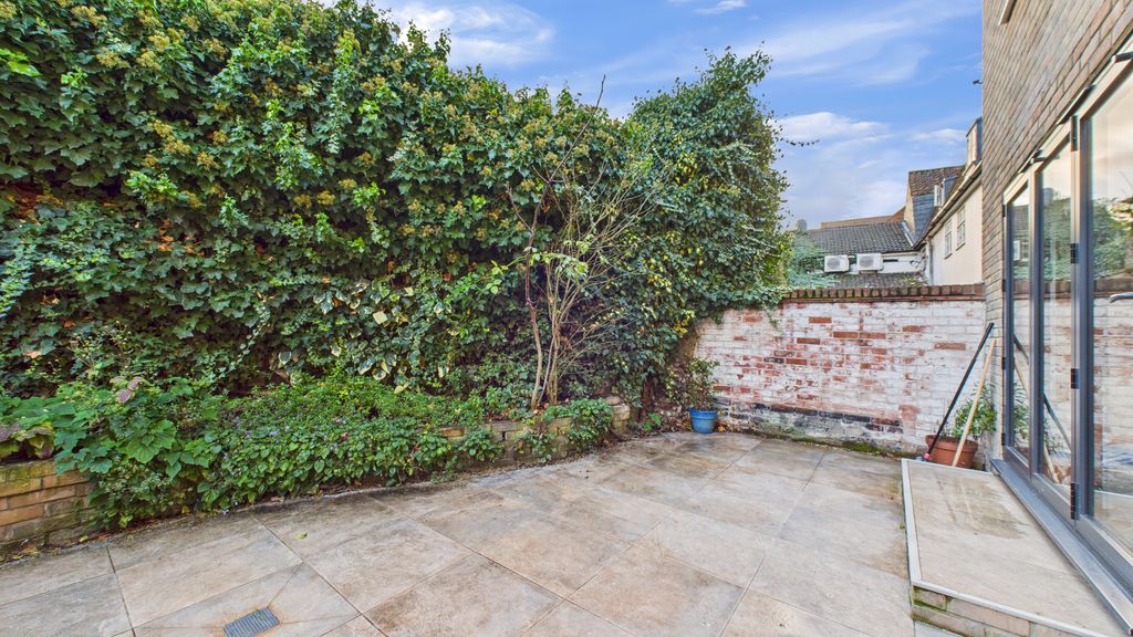 Property photo 3 of 11