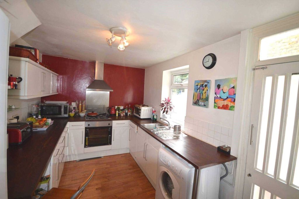 Property photo 2 of 21
