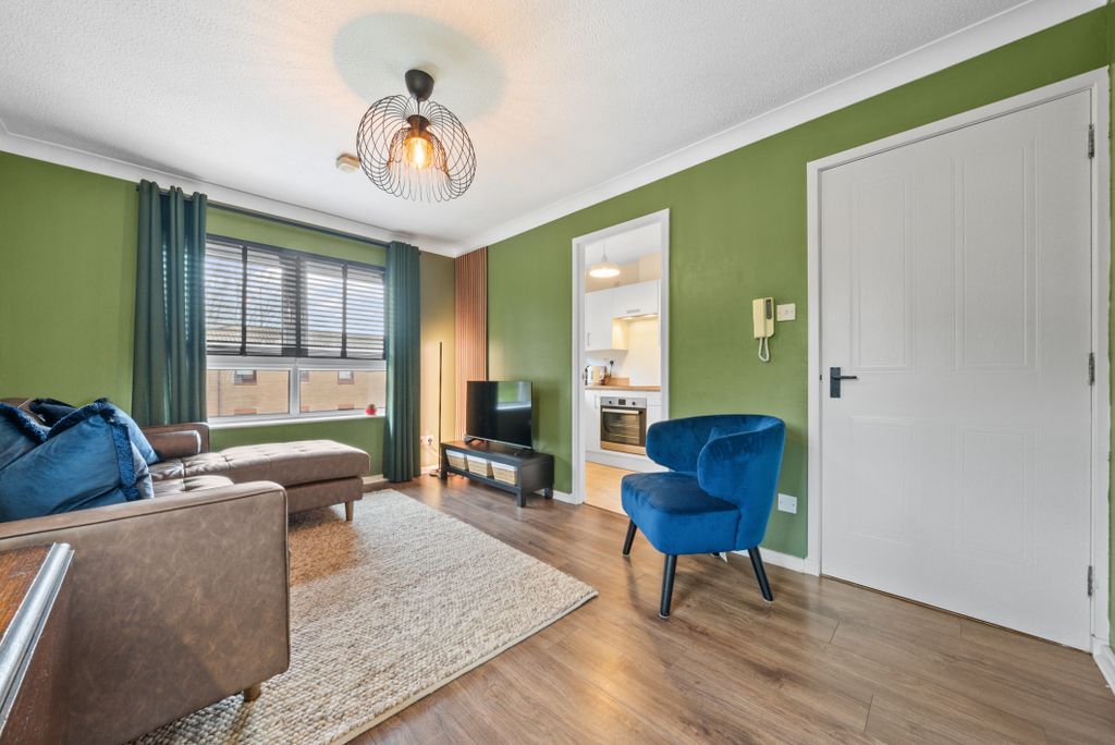 Property photo 3 of 18 Dsc00453