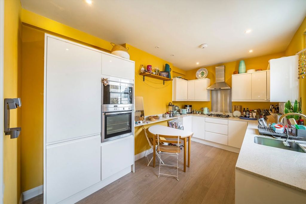 Property photo 3 of 5