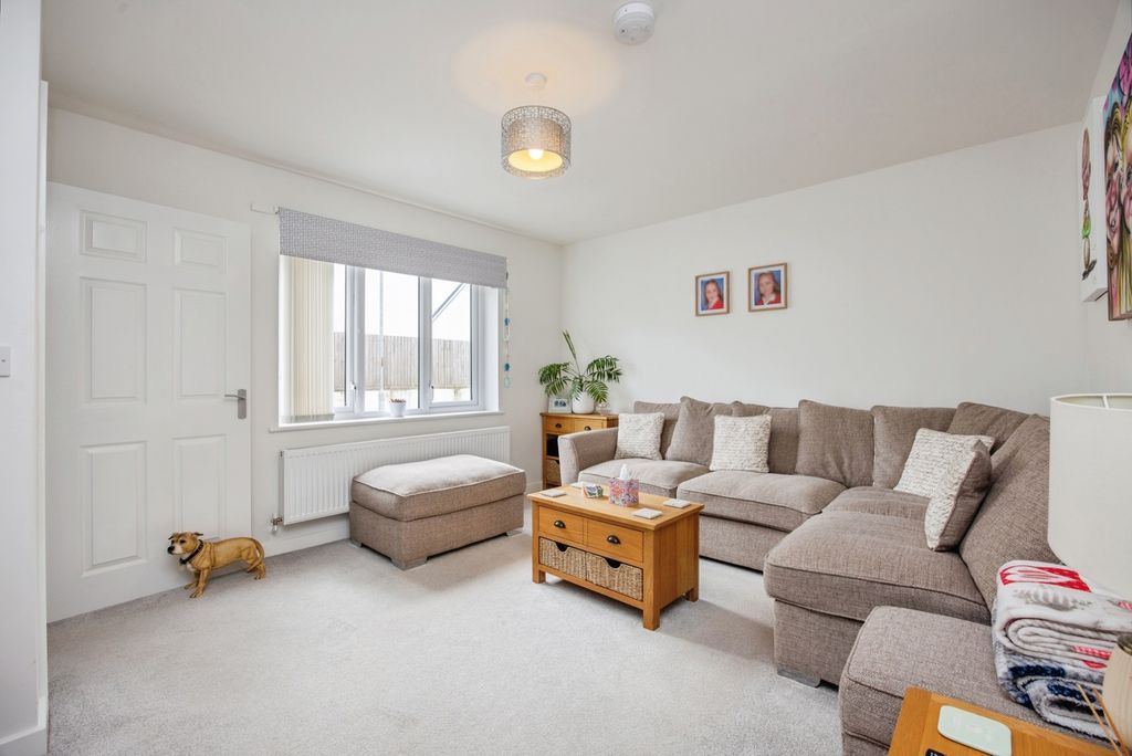 Property photo 3 of 16 Pbox-Img.Jpg