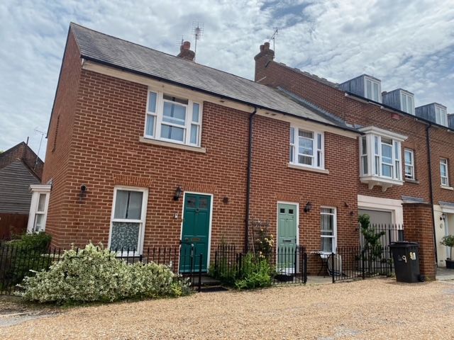 Property photo 1 of 9 Exterior