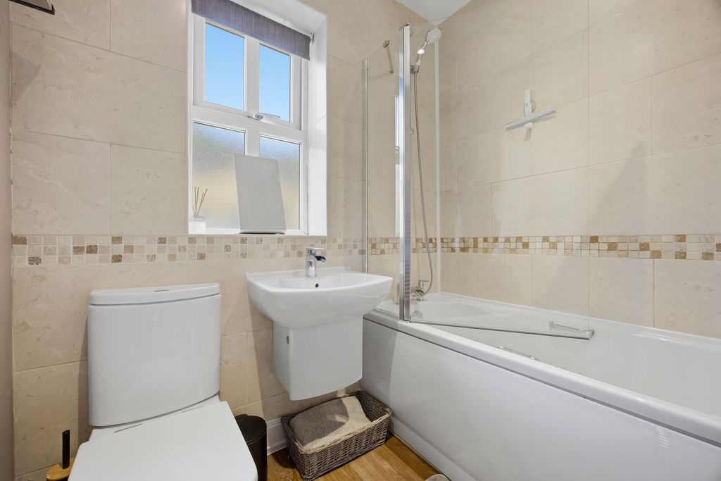 Property photo 2 of 26