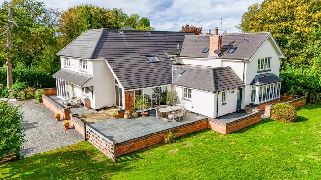 Property photo 1 of 37 Picture No. 39