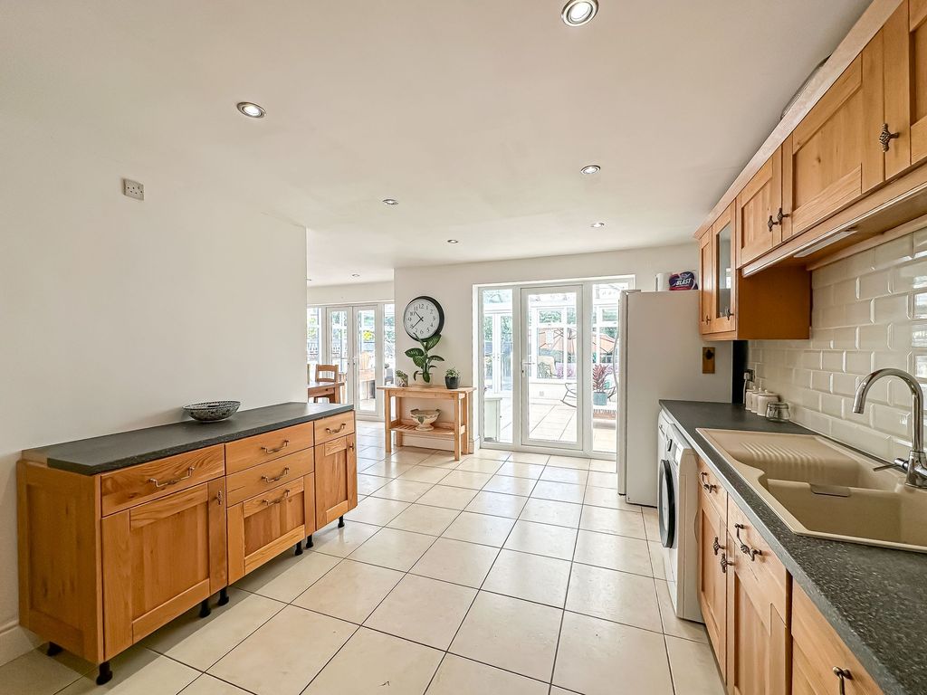 Property photo 3 of 35