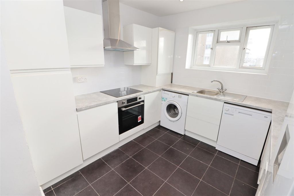 Property photo 2 of 13 Img_9983.Jpg